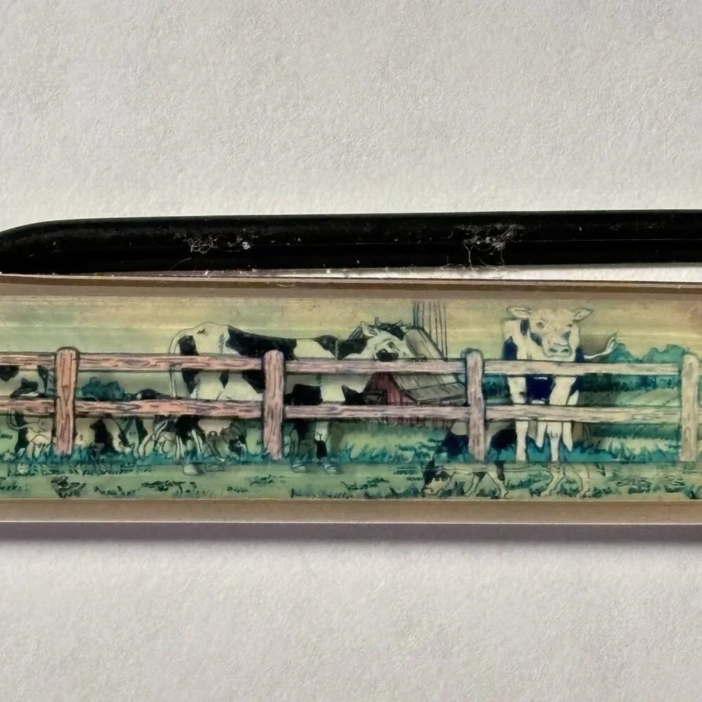 Hershey's Chocolate World Floaty Pen Holstein Cow Moves Past Farm Souvenir Vtg